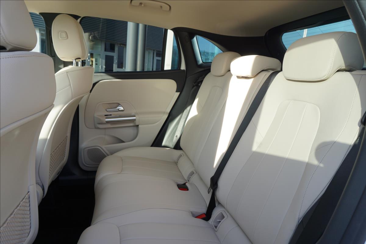 mercedes-benz-gla-1-9-gla-200d-4m-nove-auto - 9