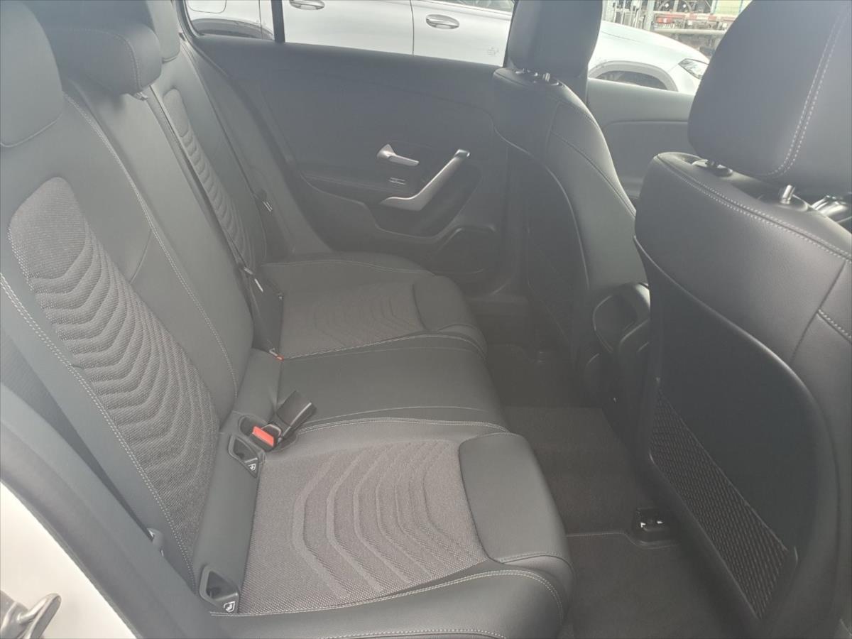 mercedes-benz-tridy-a-1-9-a-220-4m-nove-auto - 5
