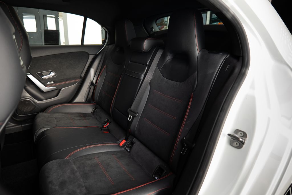 mercedes-benz-tridy-a-200d-vyhrivana-sedadla-carplay - 8