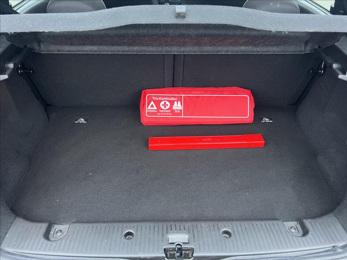 renault-twingo-1-0-i-navi-vyhrev-sed - 8