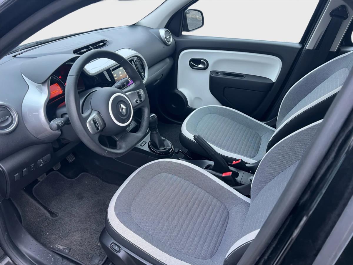 renault-twingo-1-0-i-navi-vyhrev-sed - 9