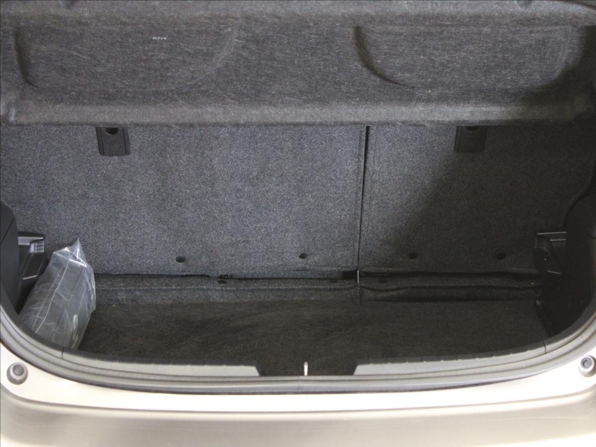 toyota-yaris-1-5-i-hybrid-comfort-at - 7