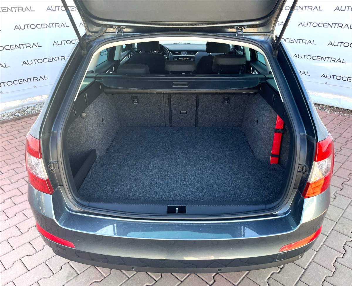 skoda-octavia-1-4-tsi-81kw-navi-servisni-knizka-pekny-stav - 9