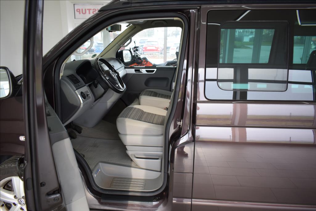 volkswagen-california-2-0-tdi-navi-serviska - 9