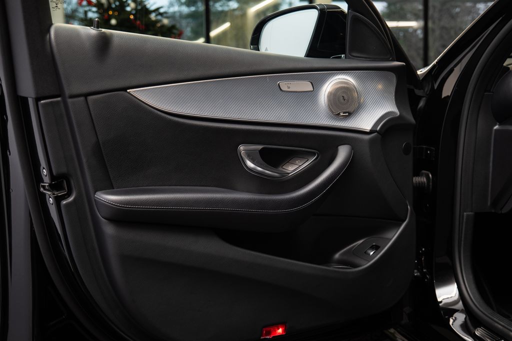 mercedes-benz-tridy-e-d-4matic-burmester-360-vyhriva - 6