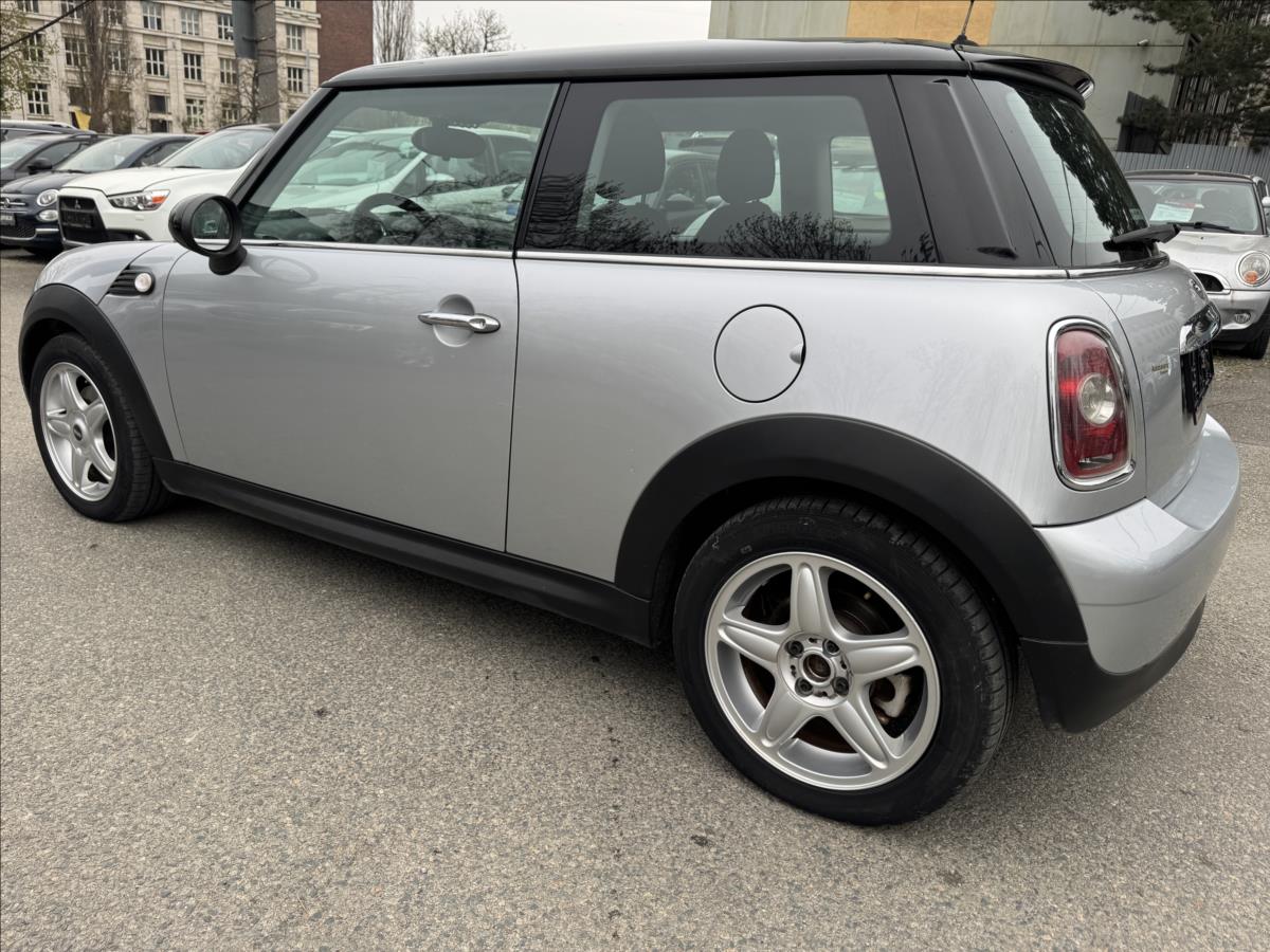 mini-cooper-1-6-bez-koroze-jede-perfektne - 5