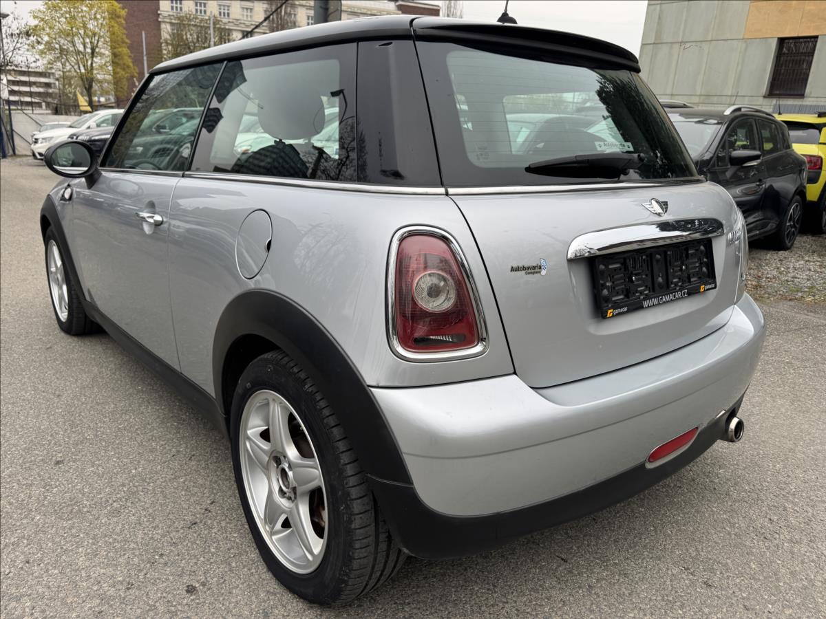 mini-cooper-1-6-bez-koroze-jede-perfektne - 6