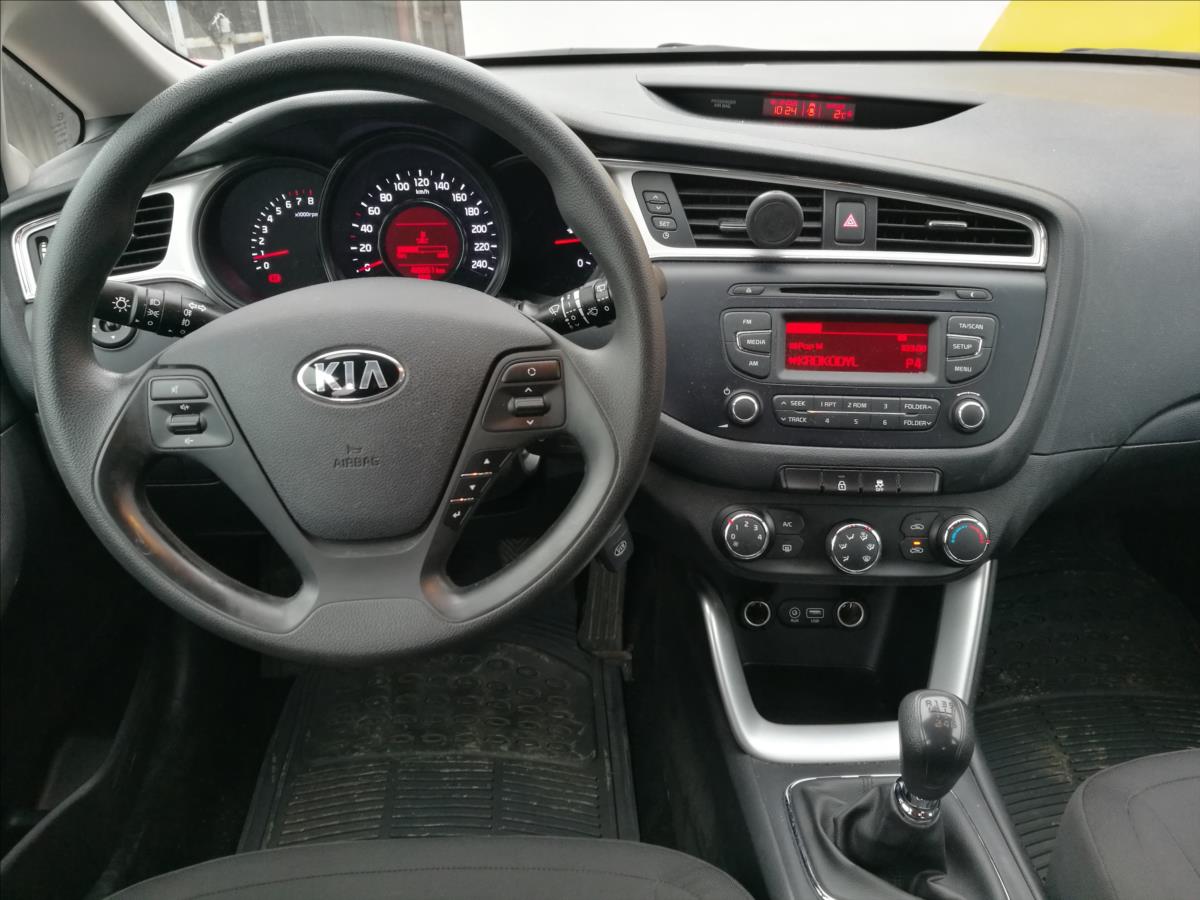 kia-ceed-1-4-i-cvvt-1-majitel - 4