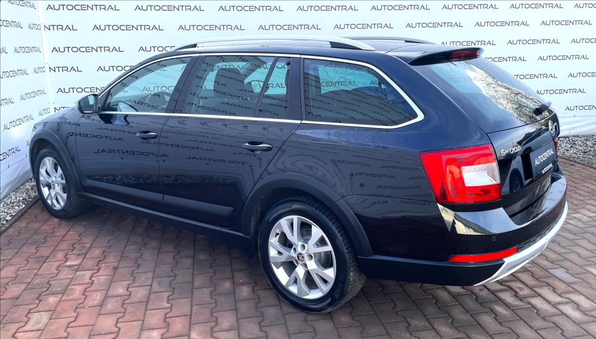 skoda-octavia-1-8-tsi-scout-132kw - 5