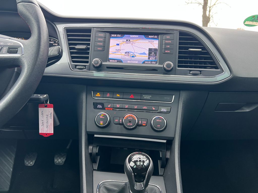 seat-leon-2-0-fr-tdi-184k-panorama - 9