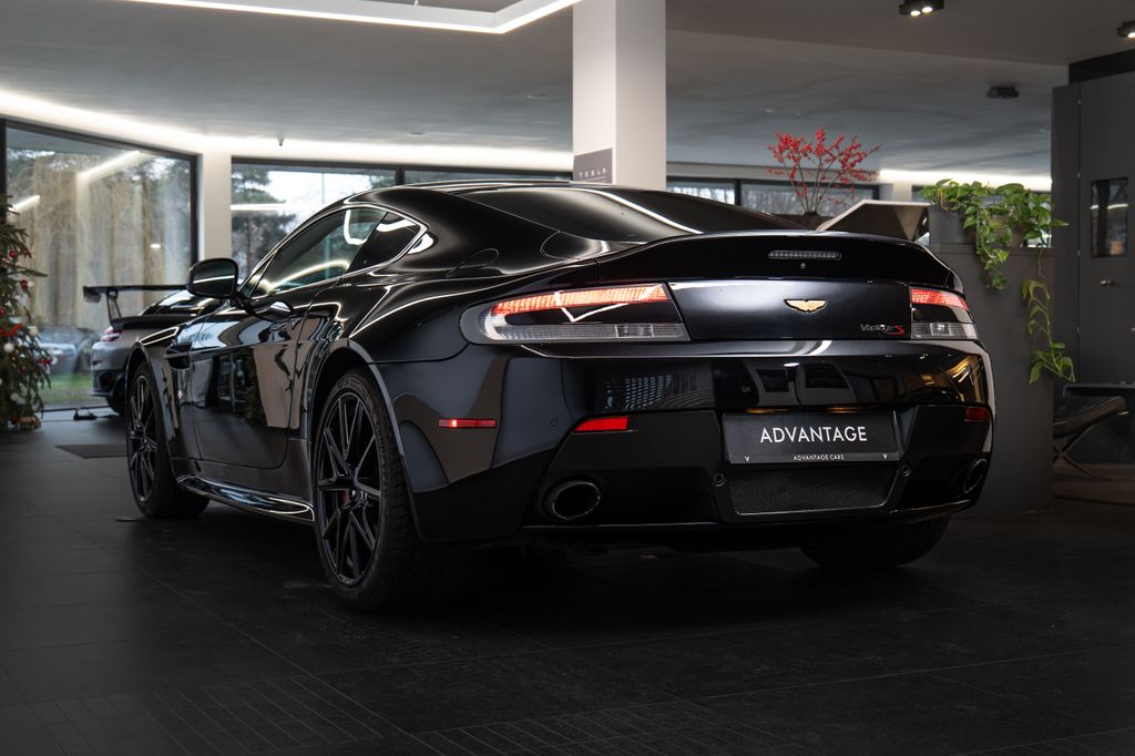 aston-martin-vantage-s - 3