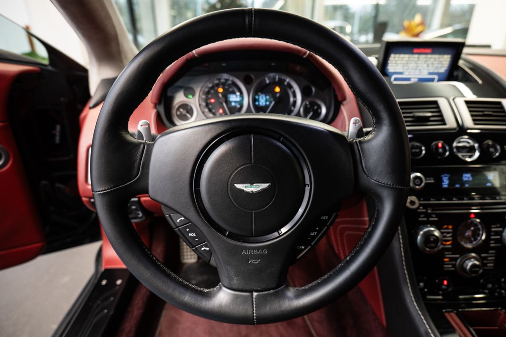 aston-martin-vantage-s - 5