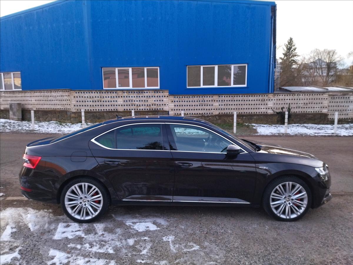 skoda-superb-2-0-tsi-4x4-dsg-200kw-laurin-a-klement - 4