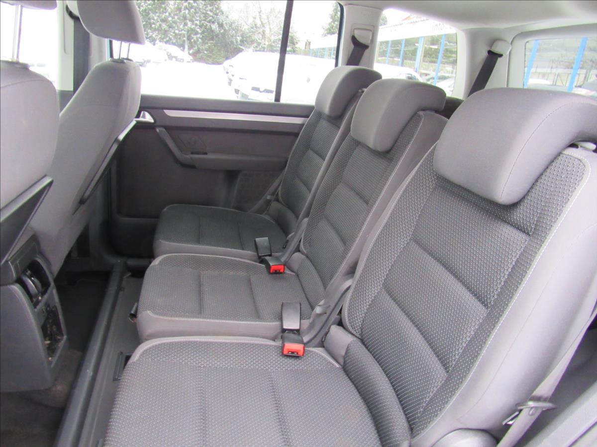 volkswagen-touran-1-2-tsi-77kw-7-mist - 9