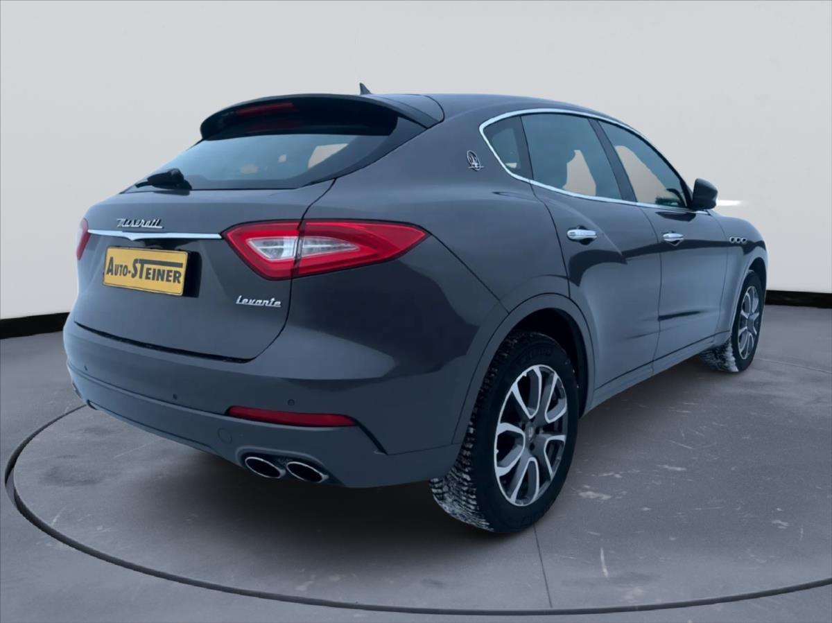maserati-levante-3-0-d-tazne-2x-sada-kol - 8