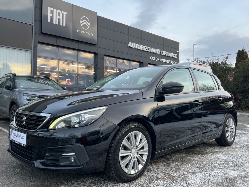 Peugeot 308 1.2 110k SERVIS ZÁRUKA NAVI