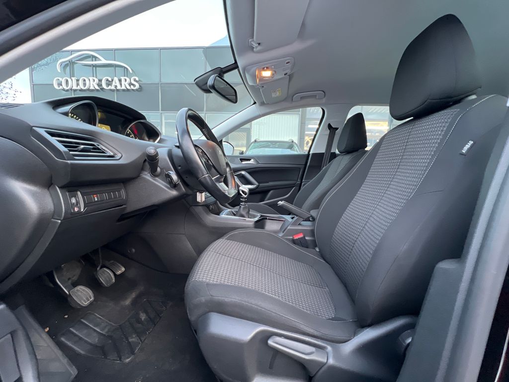 peugeot-308-1-2-110k-servis-zaruka-navi - 7