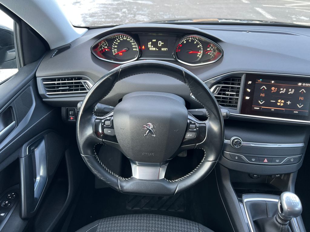 peugeot-308-1-2-110k-servis-zaruka-navi - 8