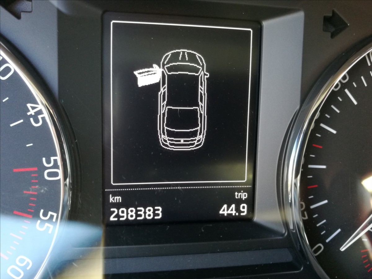 skoda-octavia-1-6-tdi-elegance - 4