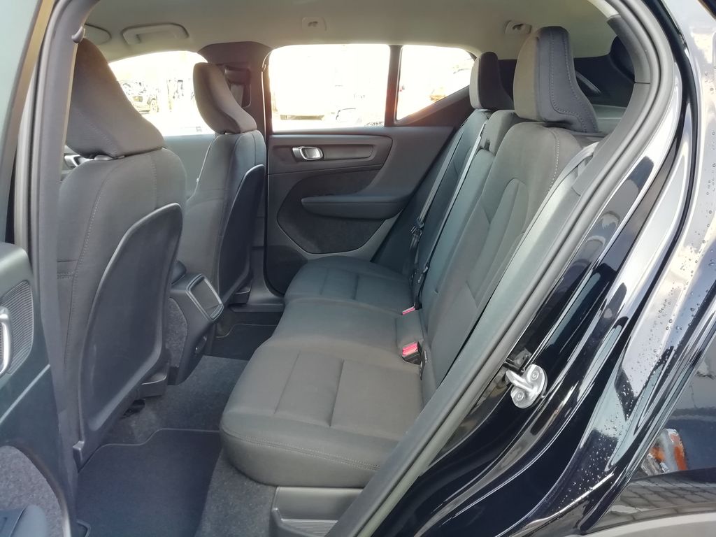 volvo-xc40-t2-1-5-fwd-essential-95-kw - 5