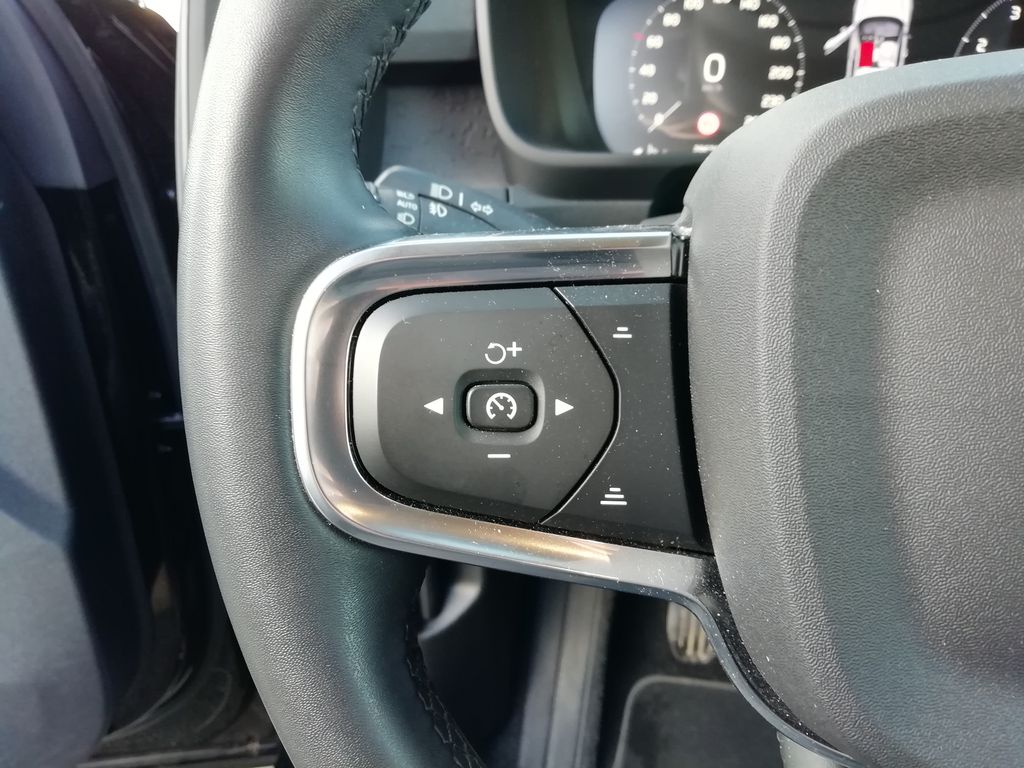 volvo-xc40-t2-1-5-fwd-essential-95-kw - 9