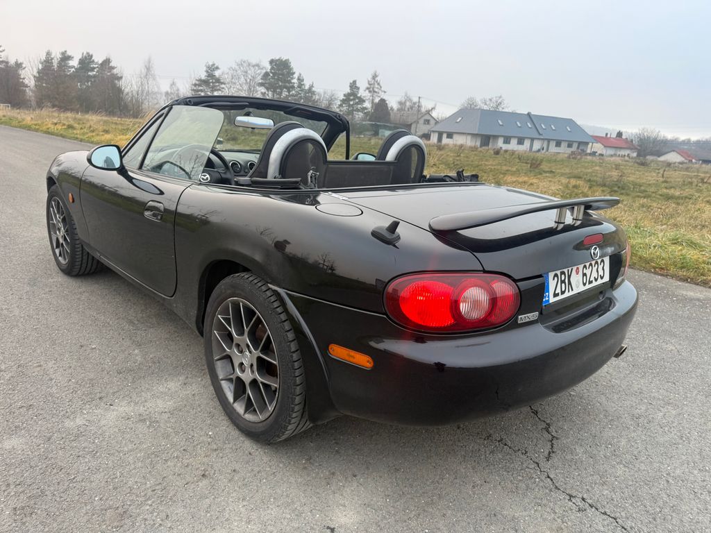 mazda-mx-5-roadster - 2