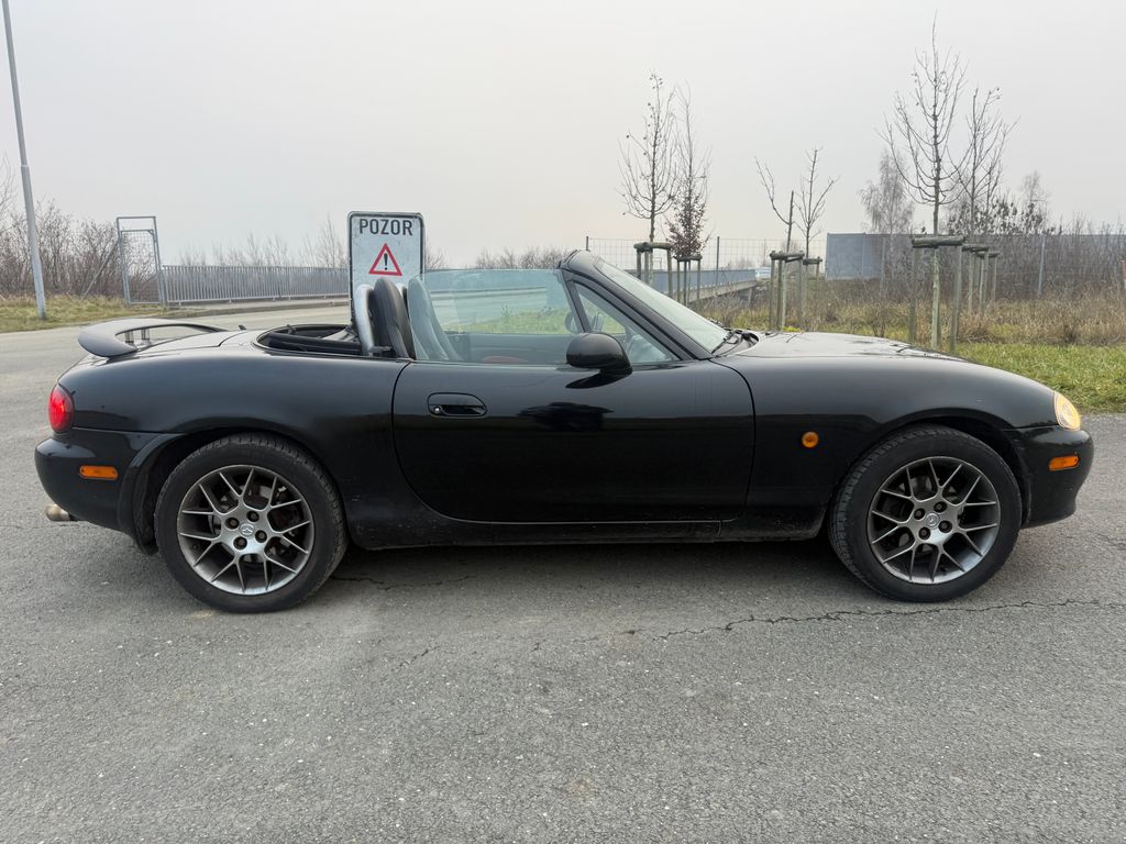 mazda-mx-5-roadster - 5