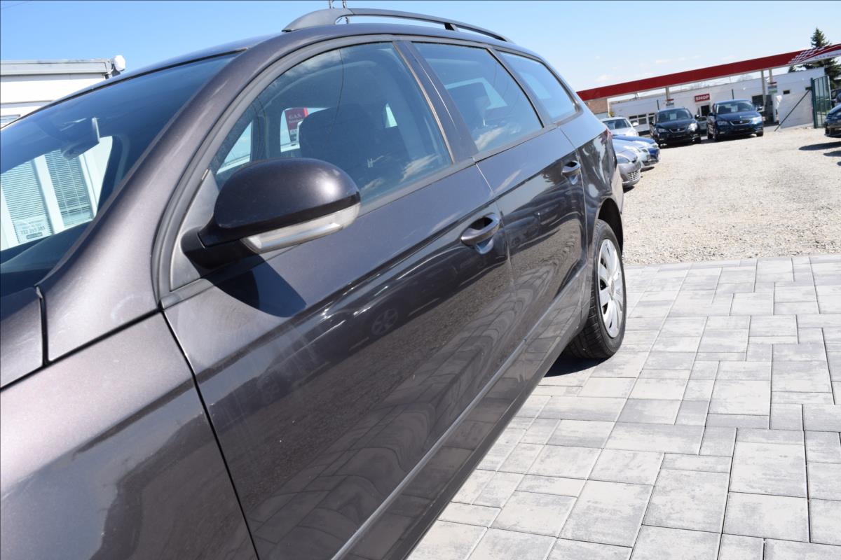 volkswagen-passat-1-9-tdi-77kw-klima-1xmajitel - 6