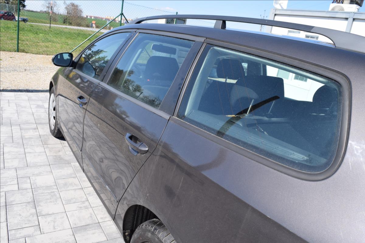 volkswagen-passat-1-9-tdi-77kw-klima-1xmajitel - 9