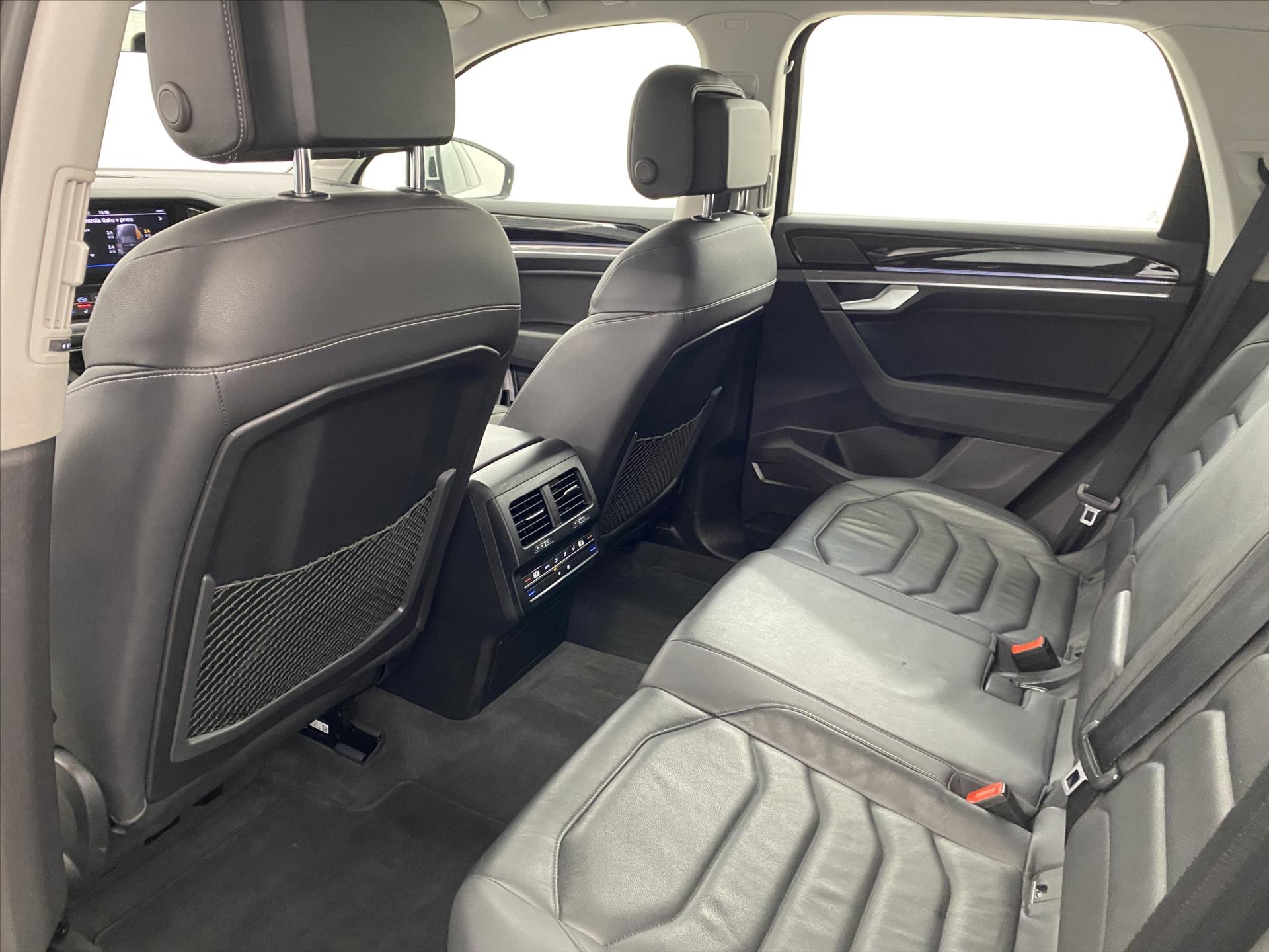 volkswagen-touareg-3-0-tdi-170-kw-4mot - 5