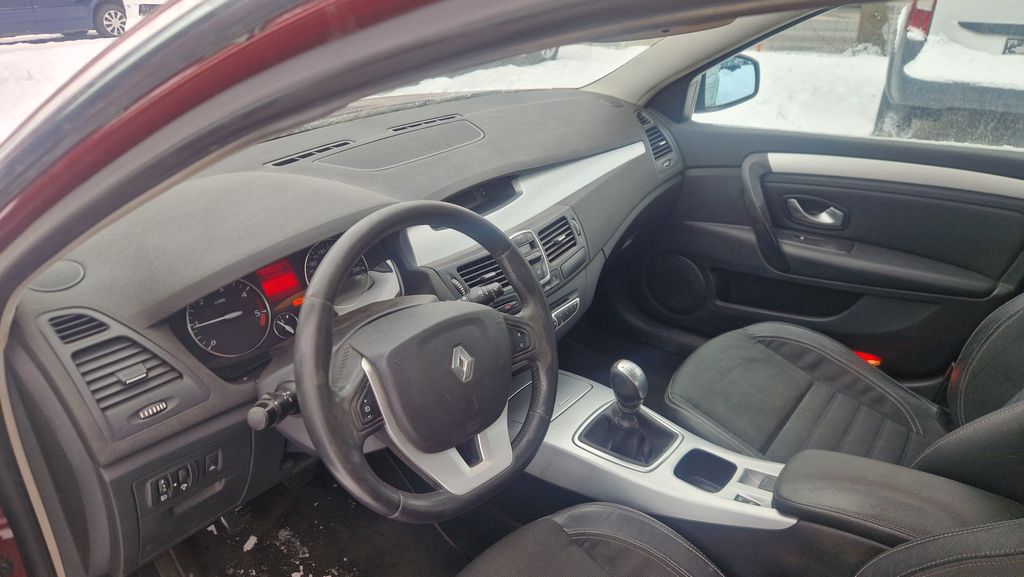 renault-laguna-2-0-dci - 6