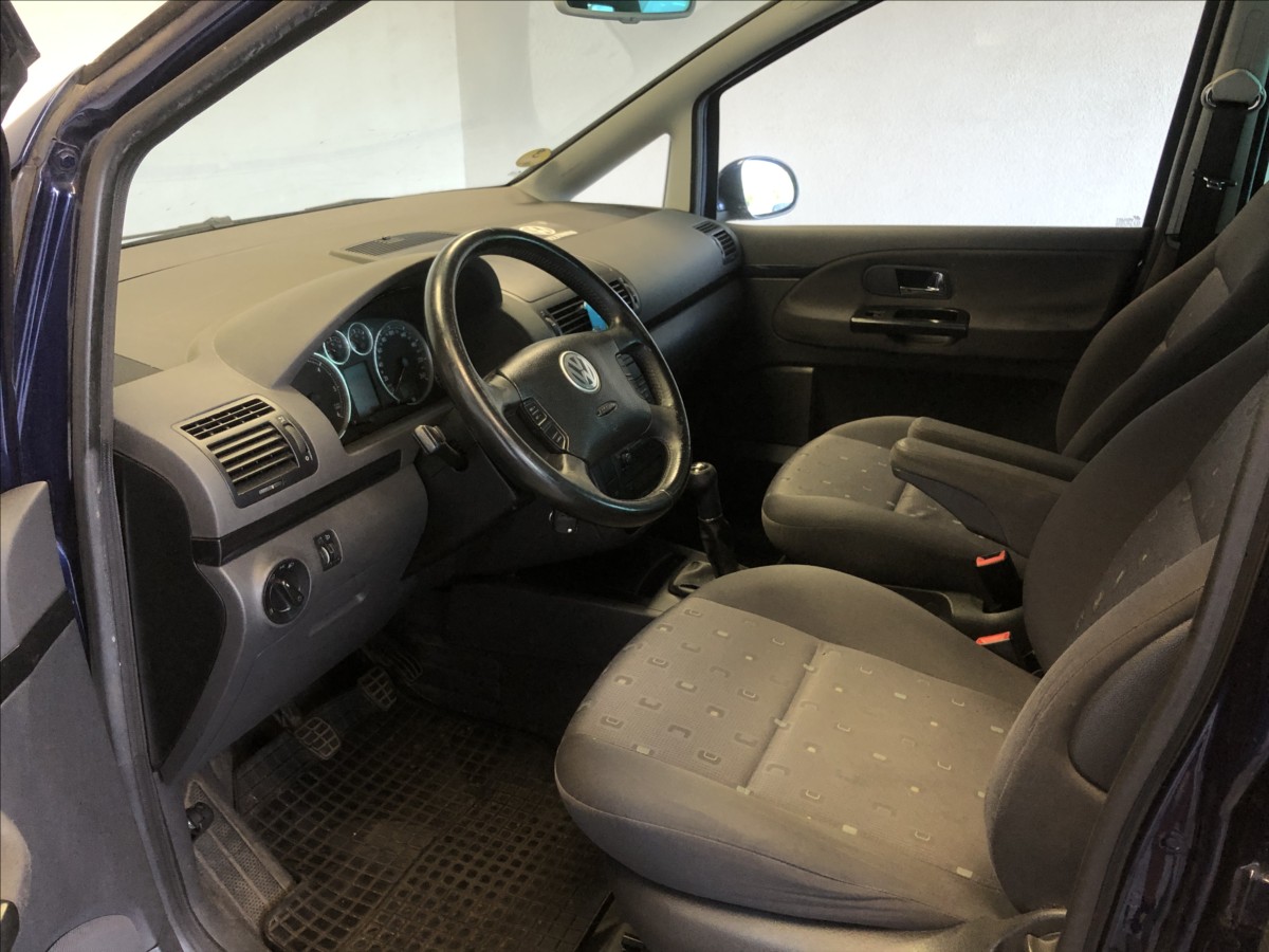 volkswagen-sharan-1-9-tdi-trendline - 8