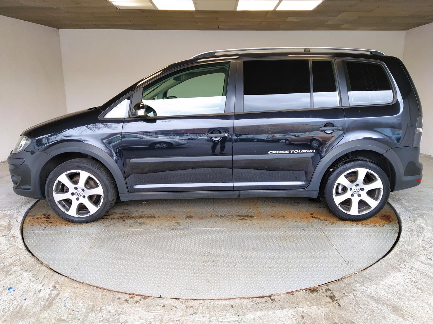 volkswagen-touran-1-4-tsi-103kw-crosstouran - 3