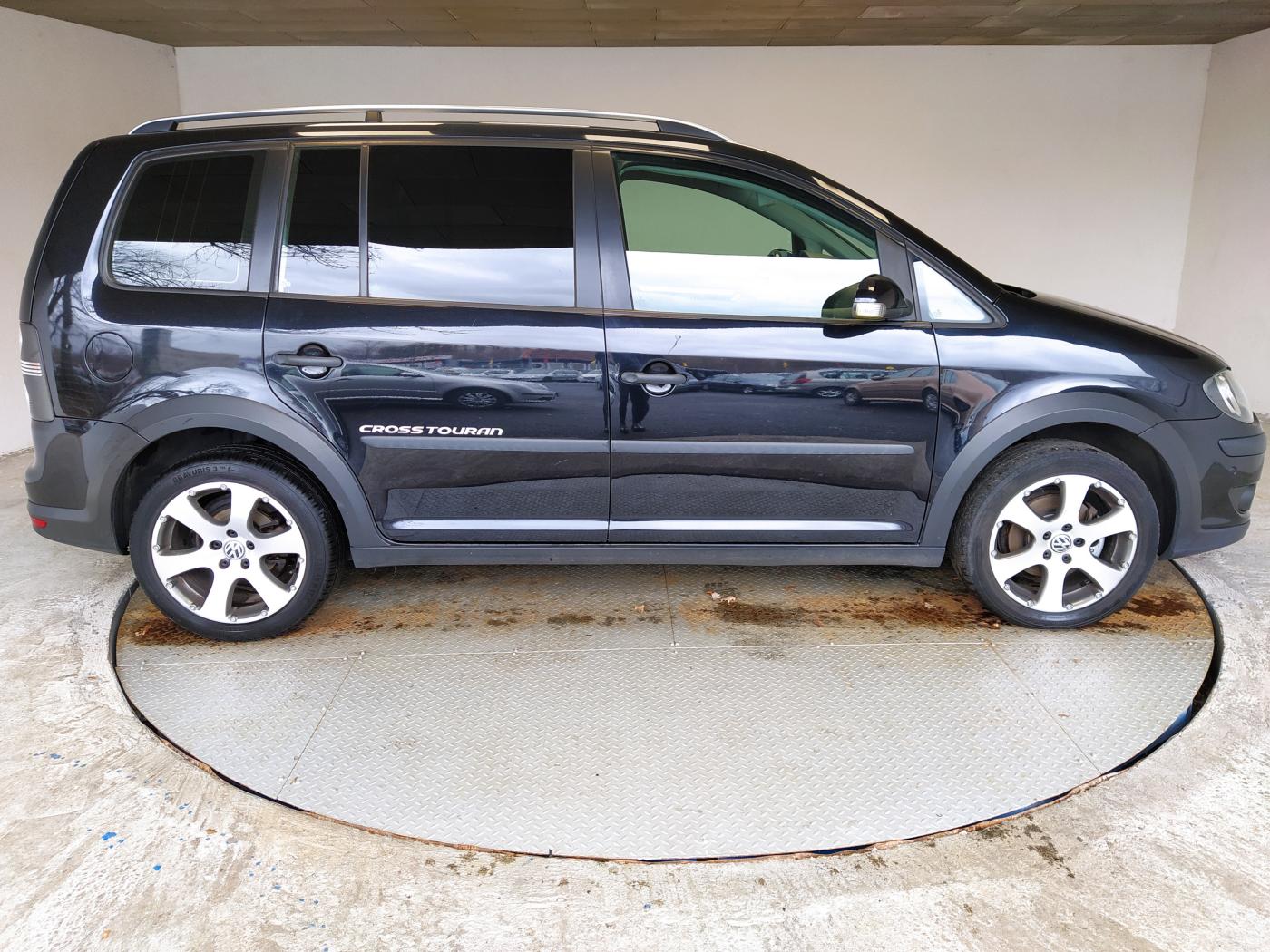 volkswagen-touran-1-4-tsi-103kw-crosstouran - 7