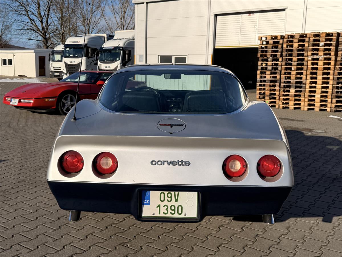 chevrolet-corvette-5-7-c3-po-renovaci - 6