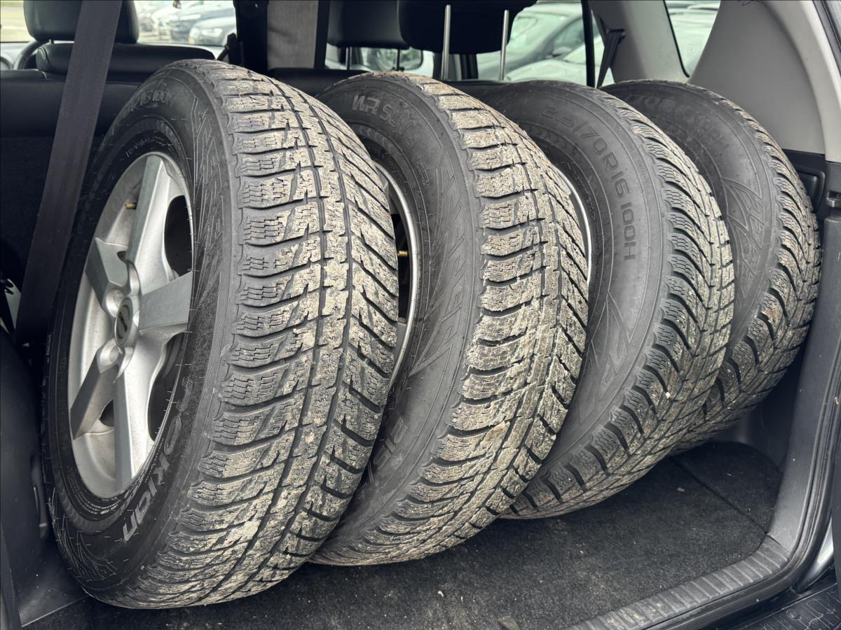 toyota-rav4-2-2-nova-spojka-1-majitel - 8