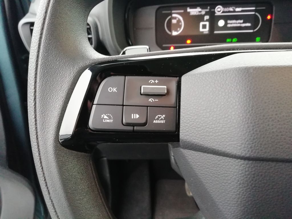 toyota-proace-city-verso-1-5-d-4d-l2-a-t-business - 9