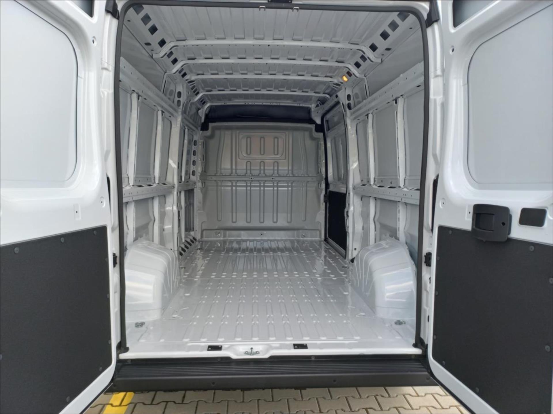 fiat-ducato-2-2-mtj-180k-maxi-l3h2-35 - 5