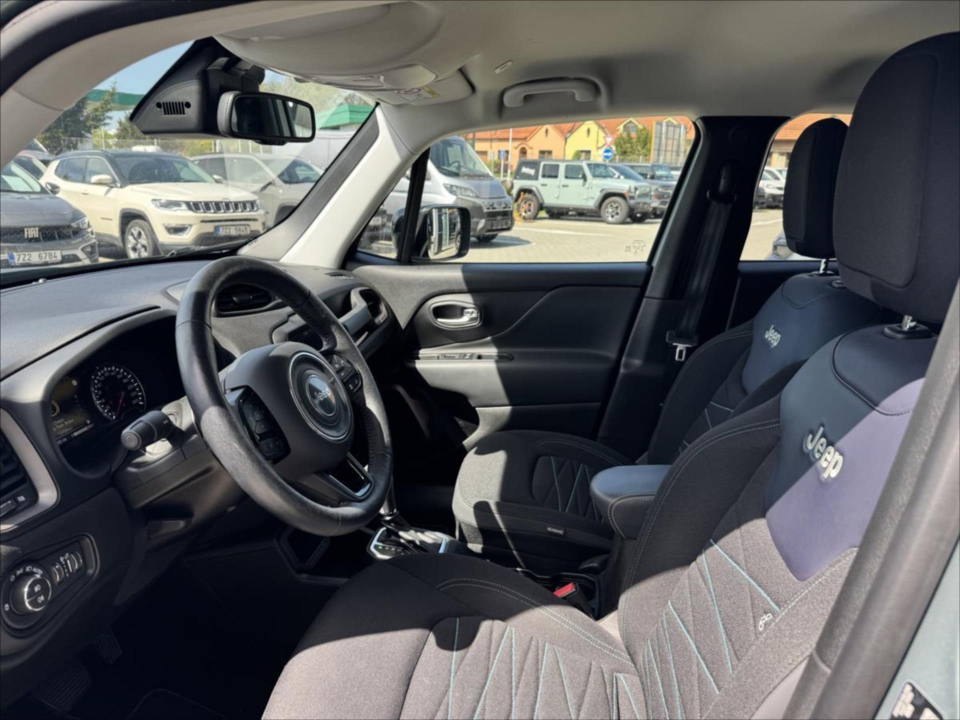 jeep-renegade-1-5-e-hybrid-s-fwd-limited - 7