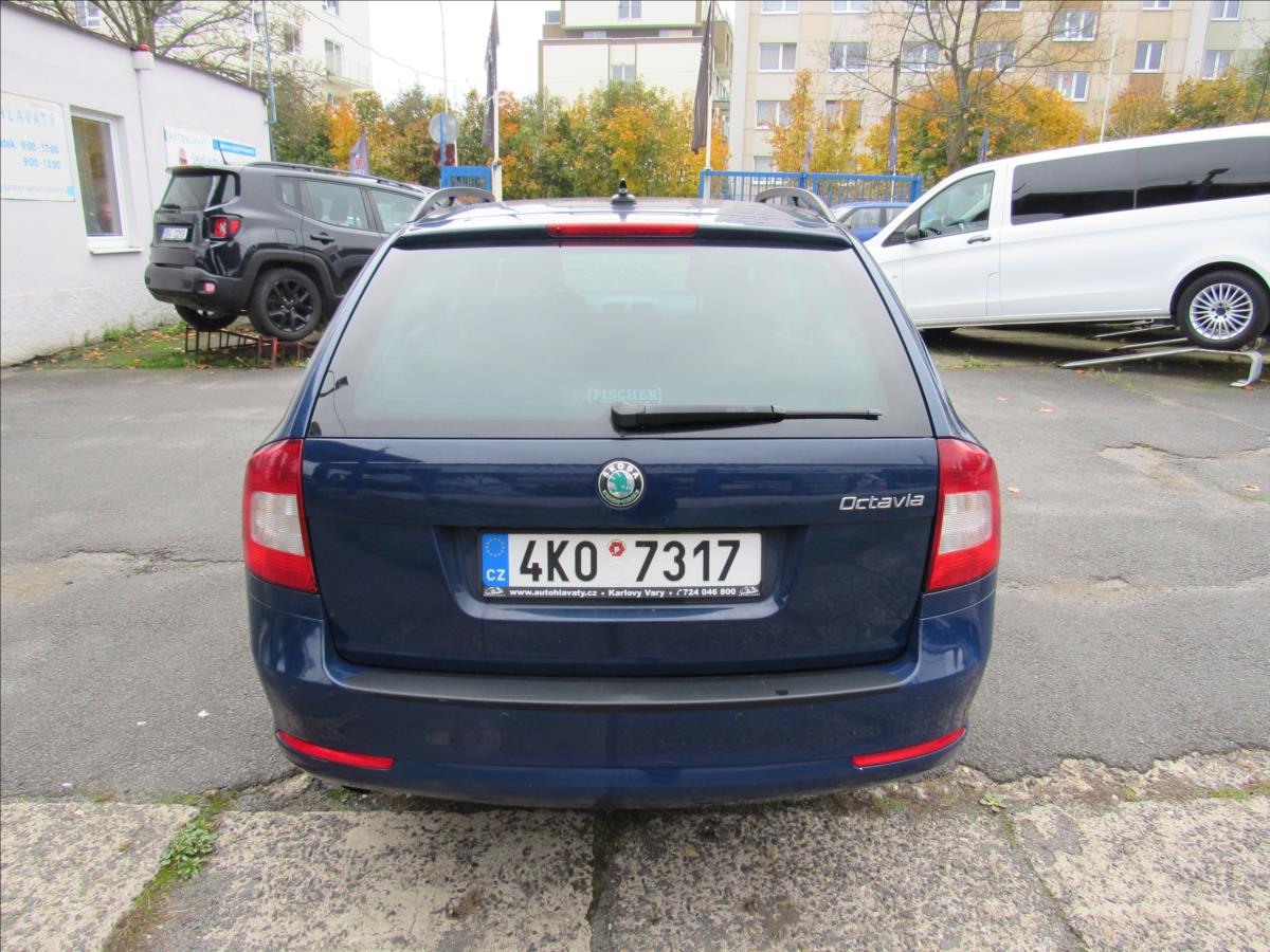 skoda-octavia-1-6-tdi-cr-dpf-ambition-combi - 4