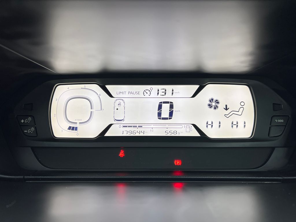 citroen-c4-picasso-1-6-hdi-116k-servis-zaruka - 9