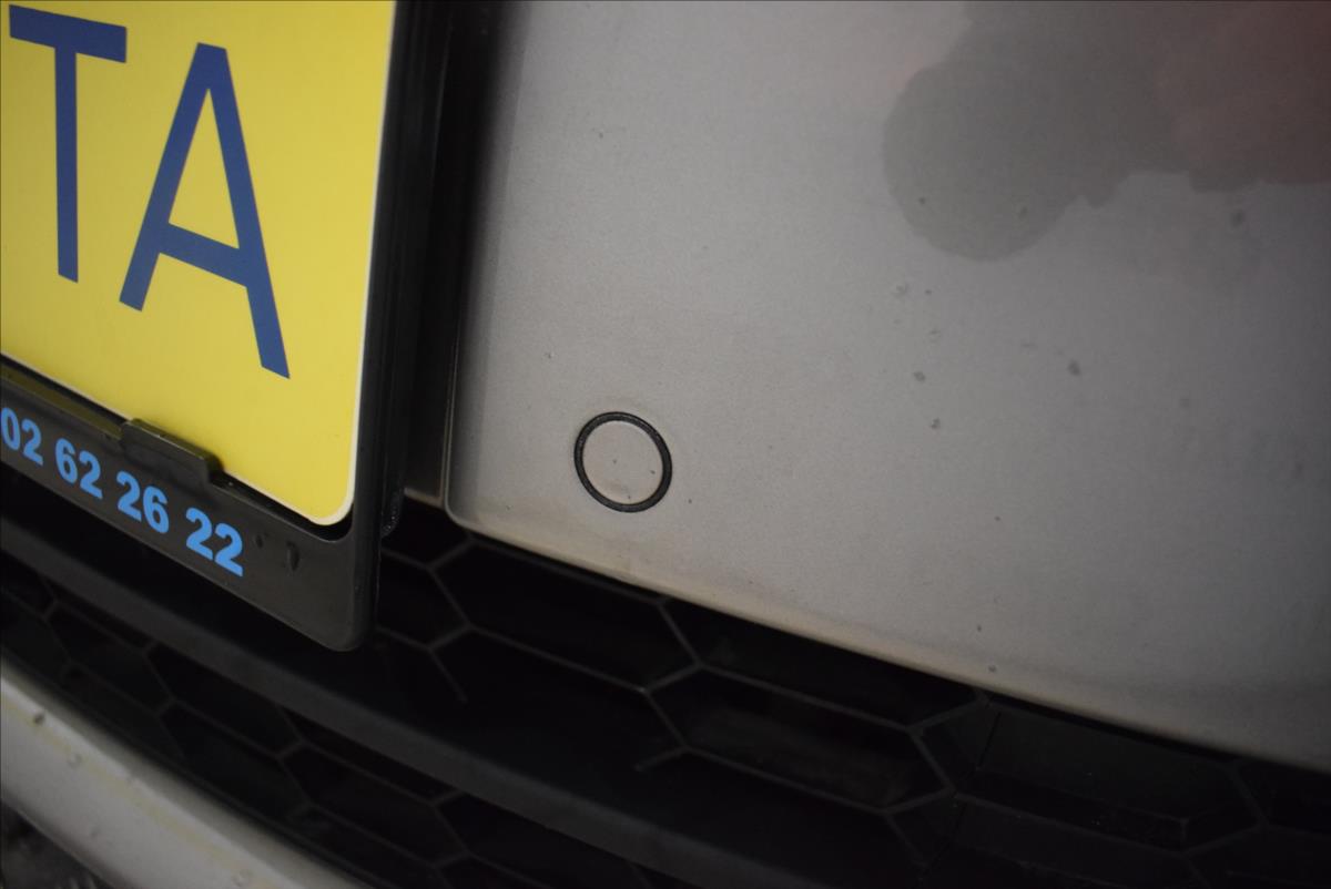 skoda-octavia-2-0-tdi-po-servisu-super-stav - 7