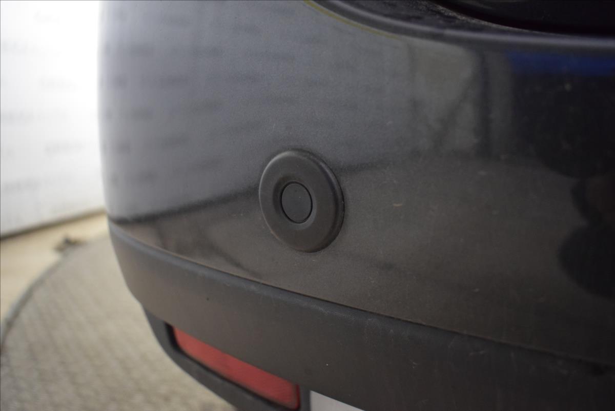 dacia-duster-1-2-tce-4x4-plna-vybava-po-stk - 6