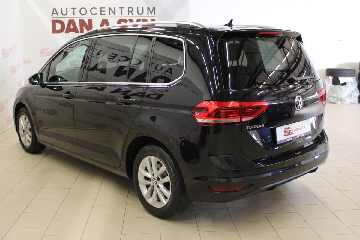 volkswagen-touran-1-5-tsi-110kw-highline-dsg-cz - 5