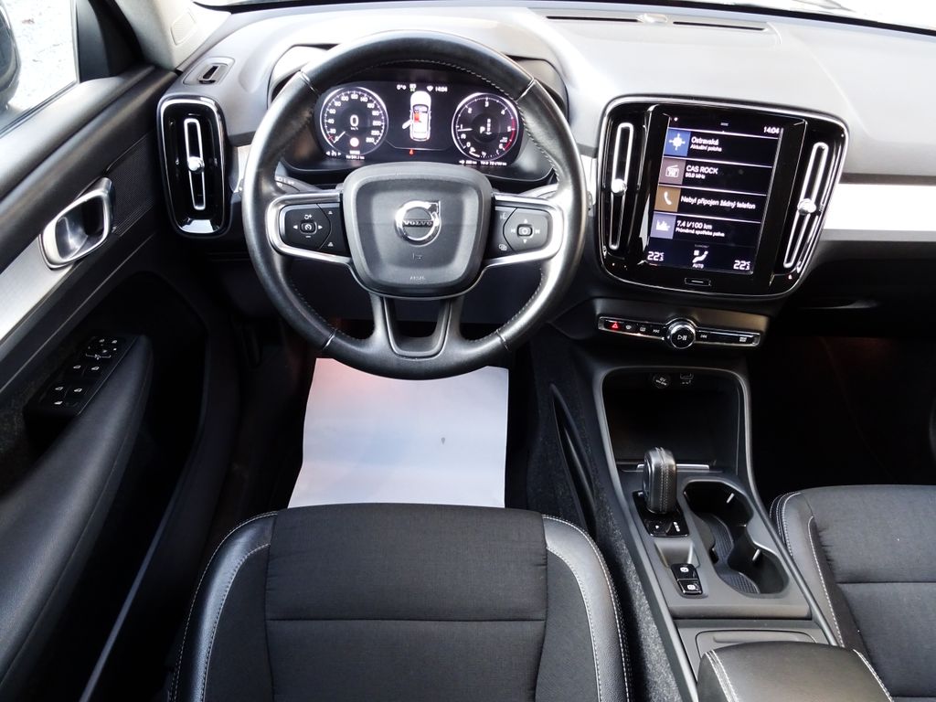 volvo-xc40-d3-a-t-virtual-carplay-kamera - 6