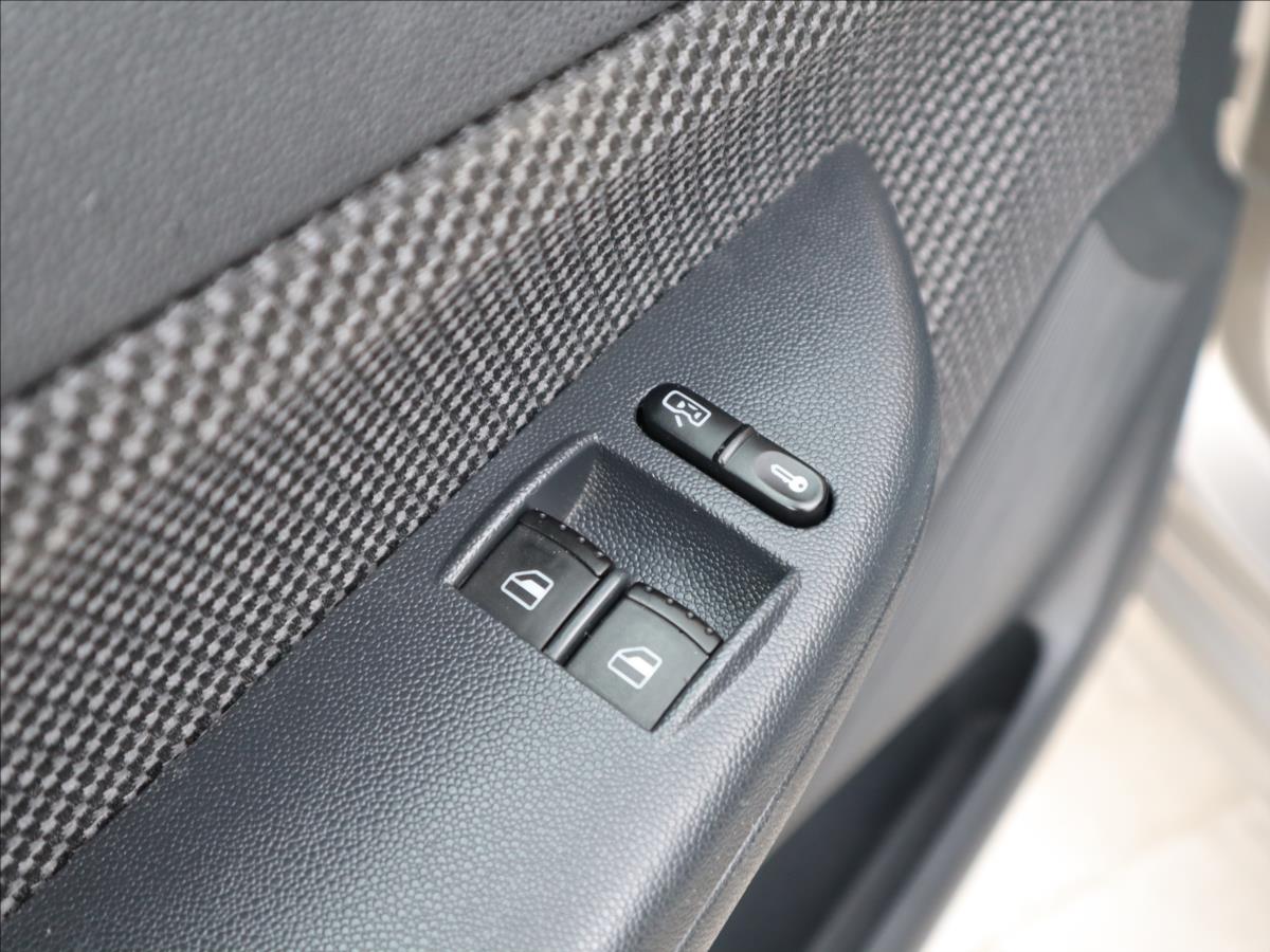 skoda-fabia-1-4-16v-ambiente-klima - 7