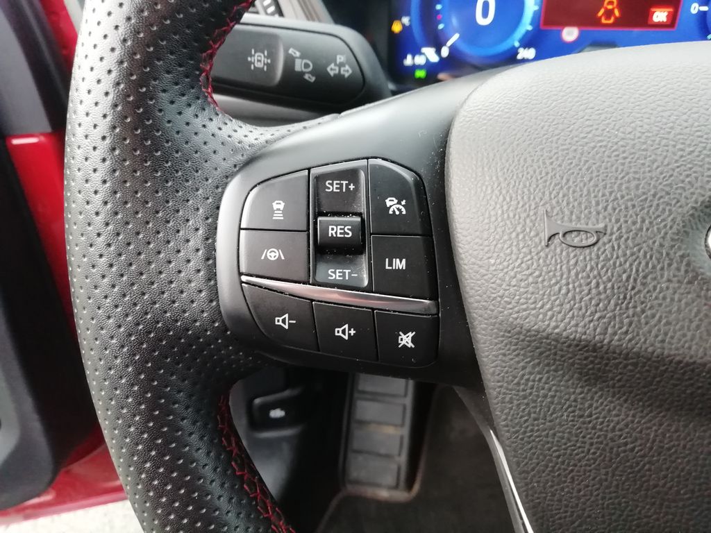 ford-kuga-2-5-hev-fwd-cvt-st-line-x - 9