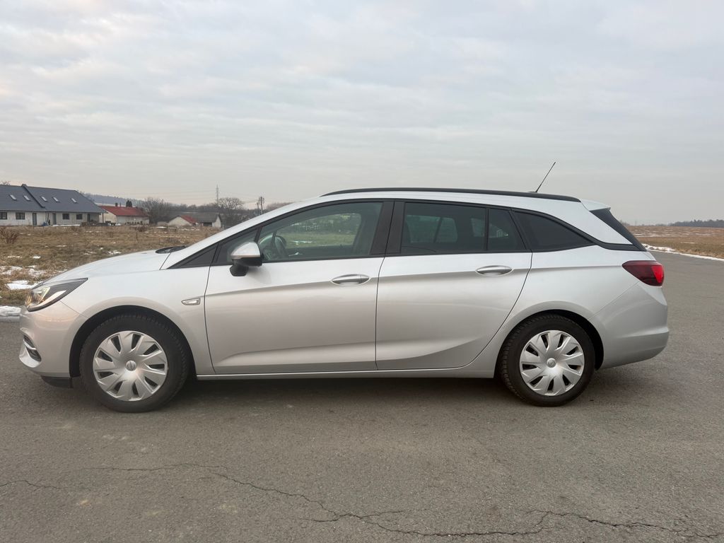opel-astra-1-2-81-kw-sports-tourer - 1