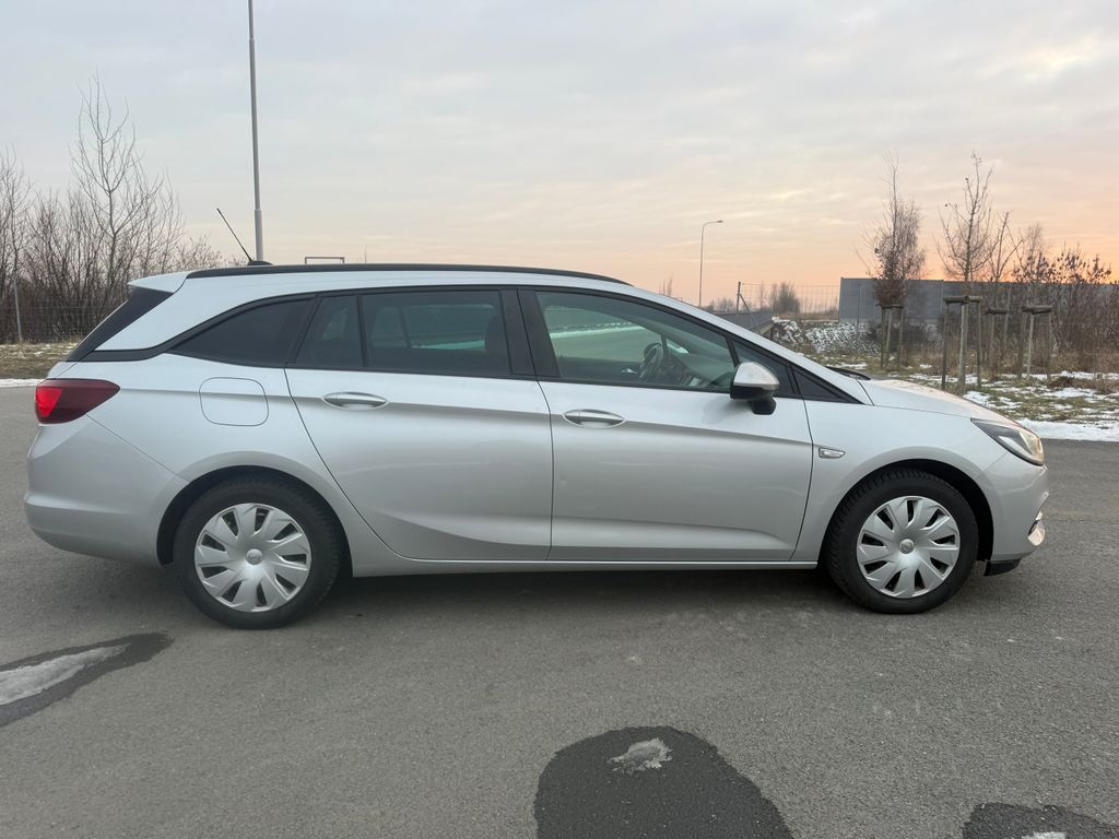 opel-astra-1-2-81-kw-sports-tourer - 5