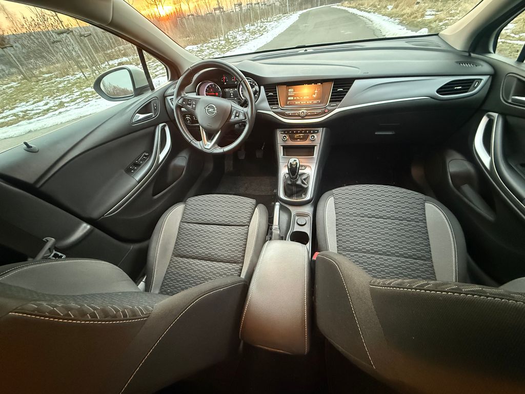opel-astra-1-2-81-kw-sports-tourer - 9